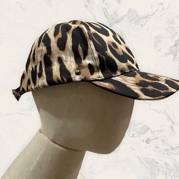 NWOT Chic Tweak Leopard Print Baseball Hat Cap with Plastic Face Shield Snap - O - Picture 1 of 7